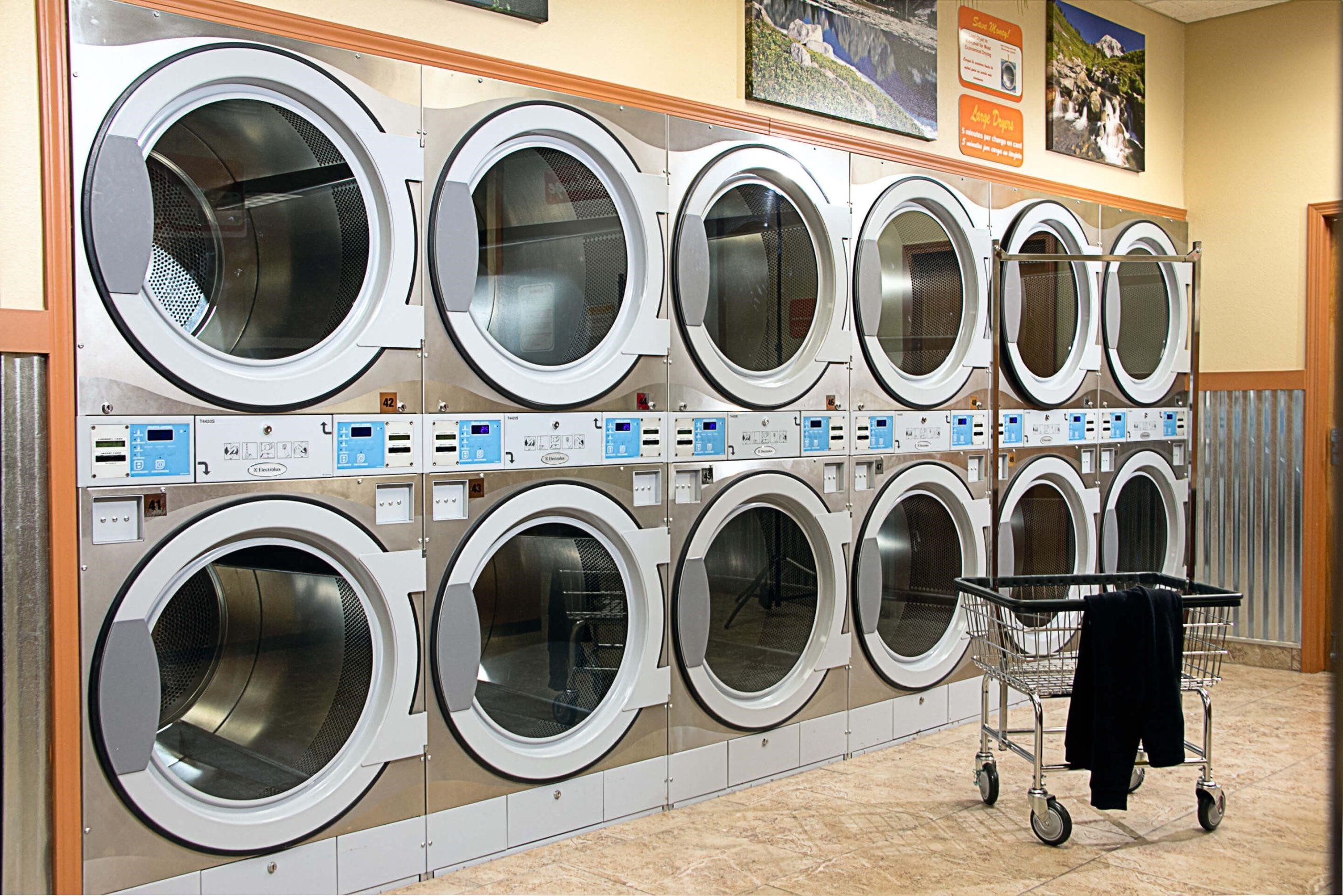 Kinh nghiệm mở tiệm giặt ủi: Chọn máy giặt phù hợp và quản lý hiệu quả